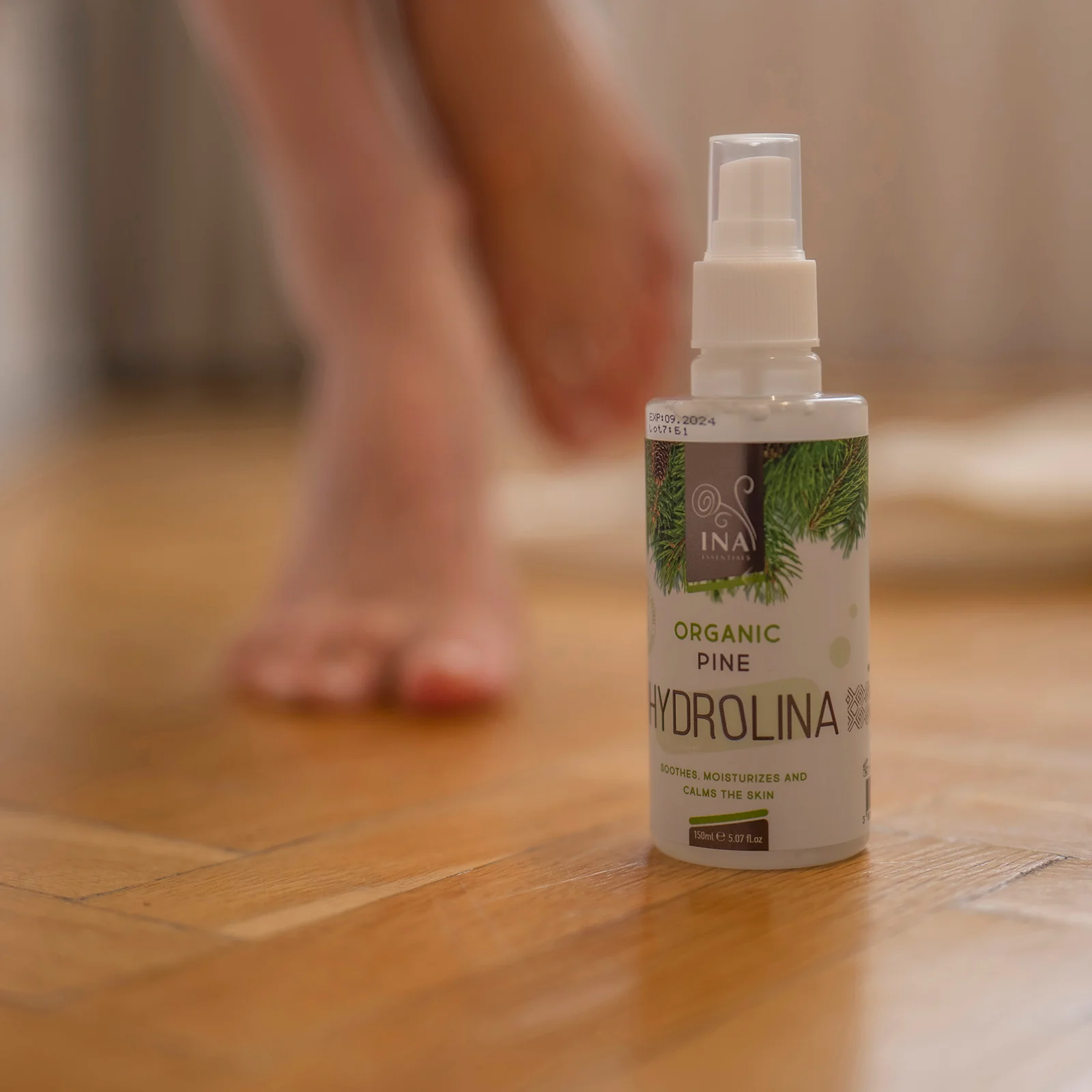 Organic White Pine Water - Hydrolina - Spray for skin Fungus and smelly feet - Image 5